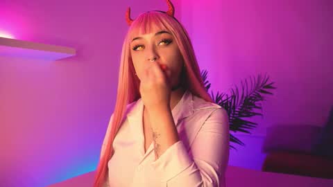 Mimi online show from 01-13-26, 08:03