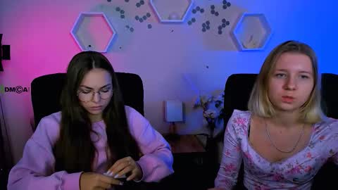 Snapshot of gloria_bubble chatting on 11-23-25, 09:53 your dream online show from 11-23-25, 09:53