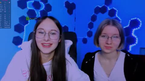 Snapshot of gloria_bubble chatting on 12-14-25, 08:24 your dream online show from 12-14-25, 08:24