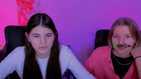 Snapshot of gloria_bubble chatting on 12-15-25, 08:02 your dream online show from 12-15-25, 08:02