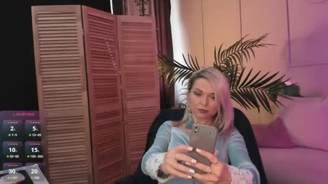 Gloria online show from 02-25-25, 10:58