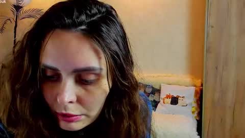 Gloria Wood online show from 10-12-25, 06:07