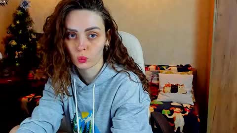 Gloria Wood online show from 01-06-26, 05:05