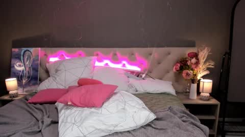 gloriaa_scott online show from 02-15-26, 07:51