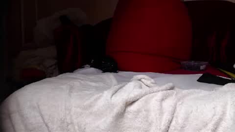 Snapshot of gloriaupperlove chatting on 10-17-25, 06:27 Gloria online show from 10-17-25, 06:27