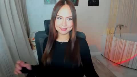 Snapshot of gloweme chatting on 03-12-26, 09:32 Mila online show from 03-12-26, 09:32