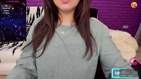 Snapshot of glowmimi chatting on 12-04-25, 10:51 Mia online show from 12-04-25, 10:51