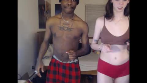 black  white online show from 03-12-26, 02:39