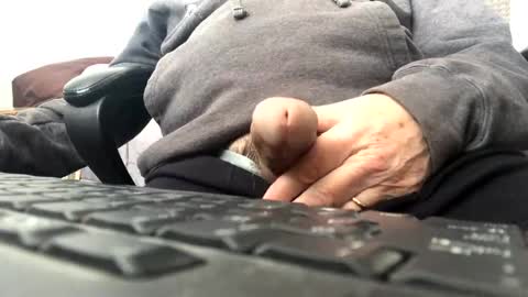 Snapshot of gngnxxx chatting on 02-17-25, 01:42 gngnxxx online show from 02-17-25, 01:42