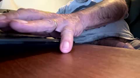 Snapshot of gngnxxx chatting on 09-27-25, 10:37 gngnxxx online show from 09-27-25, 10:37