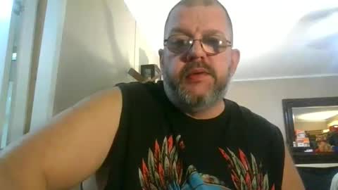 Snapshot of gobey33 chatting on 11-26-25, 01:28 IDKIDCIDGAF online show from 11-26-25, 01:28