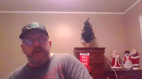 Snapshot of gobey33 chatting on 12-04-25, 01:26 IDKIDCIDGAF online show from 12-04-25, 01:26