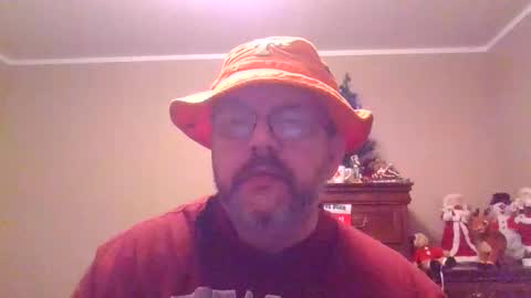 Snapshot of gobey33 chatting on 12-16-25, 01:21 IDKIDCIDGAF online show from 12-16-25, 01:21