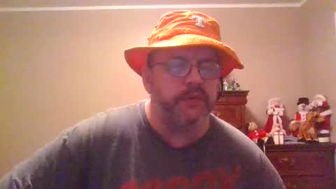 Snapshot of gobey33 chatting on 12-23-25, 01:36 IDKIDCIDGAF online show from 12-23-25, 01:36