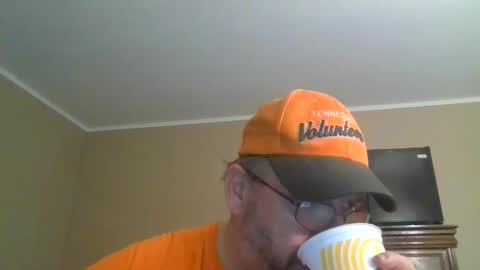 Snapshot of gobey33 chatting on 02-05-26, 11:48 IDKIDCIDGAF online show from 02-05-26, 11:48