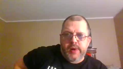 Snapshot of gobey33 chatting on 05-01-26, 12:59 IDKIDCIDGAF online show from 05-01-26, 12:59