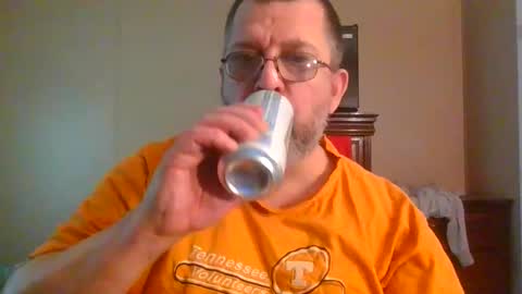 Snapshot of gobey33 chatting on 05-05-26, 04:26 IDKIDCIDGAF online show from 05-05-26, 04:26