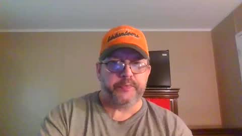 Snapshot of gobey33 chatting on 05-11-26, 05:21 IDKIDCIDGAF online show from 05-11-26, 05:21