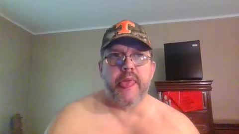 Snapshot of gobey33 chatting on 05-14-26, 03:41 IDKIDCIDGAF online show from 05-14-26, 03:41