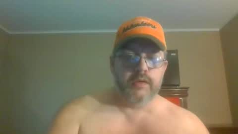 Snapshot of gobey33 chatting on 05-19-26, 10:49 IDKIDCIDGAF online show from 05-19-26, 10:49