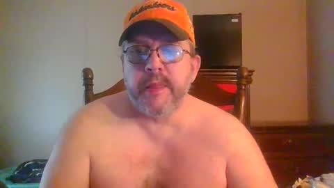 Snapshot of gobey33 chatting on 06-04-26, 06:03 IDKIDCIDGAF online show from 06-04-26, 06:03
