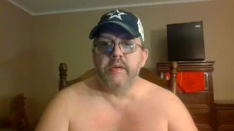 Snapshot of gobey33 chatting on 06-08-26, 01:28 IDKIDCIDGAF online show from 06-08-26, 01:28