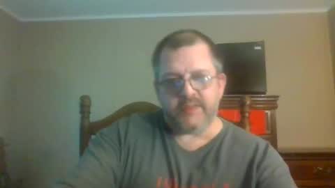 Snapshot of gobey33 chatting on 06-09-26, 02:17 IDKIDCIDGAF online show from 06-09-26, 02:17