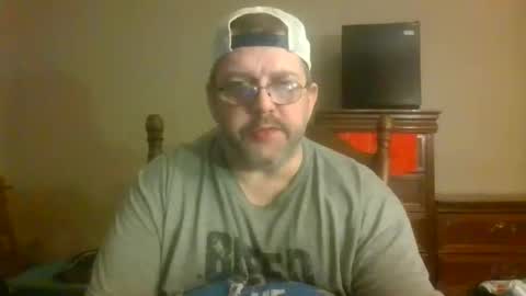 Snapshot of gobey33 chatting on 06-10-26, 02:23 IDKIDCIDGAF online show from 06-10-26, 02:23