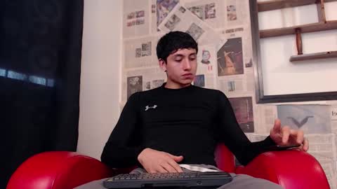 Snapshot of god_of_olympus1 chatting on 11-28-25, 02:42 steven online show from 11-28-25, 02:42