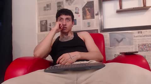 Snapshot of god_of_olympus1 chatting on 12-01-25, 09:31 steven online show from 12-01-25, 09:31