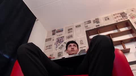 Snapshot of god_of_olympus1 chatting on 12-04-25, 01:20 steven online show from 12-04-25, 01:20