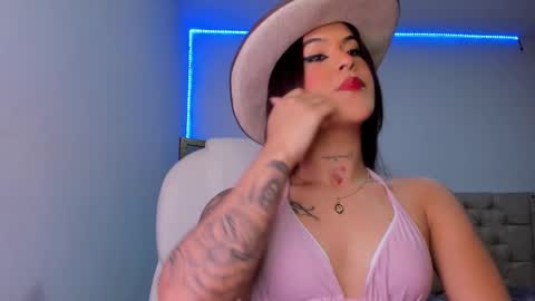 Ariluz online show from 12-16-24, 01:10