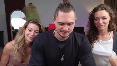   330 UTC2 girls   online show from 12-04-24, 02:31