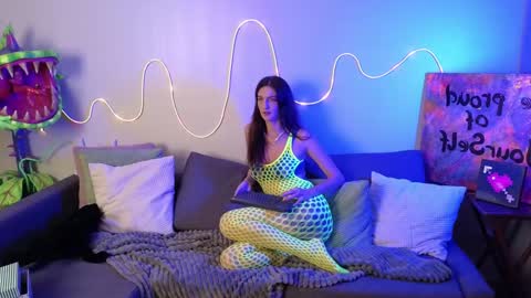   330 UTC2 girls   online show from 01-21-25, 10:08