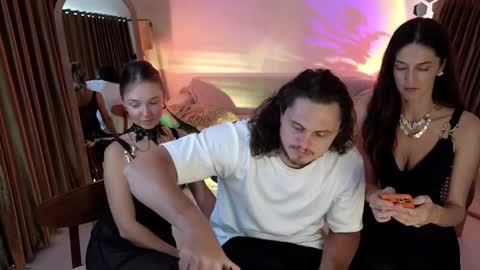   330 UTC2 girls   online show from 10-19-25, 03:18