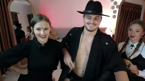   330 UTC2 girls   online show from 10-30-25, 04:47