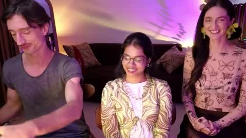   330 UTC2 girls   online show from 04-16-26, 02:34