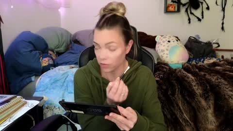 Patricia Mars           Goddess of Mars twitter thegoddessmindy online show from 01-14-25, 03:36