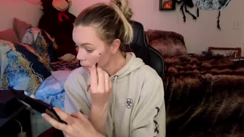 Patricia Mars           Goddess of Mars twitter thegoddessmindy online show from 01-28-25, 02:53