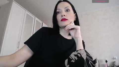Snapshot of goddess_perfect_legs chatting on 01-10-26, 12:51 Oksana online show from 01-10-26, 12:51