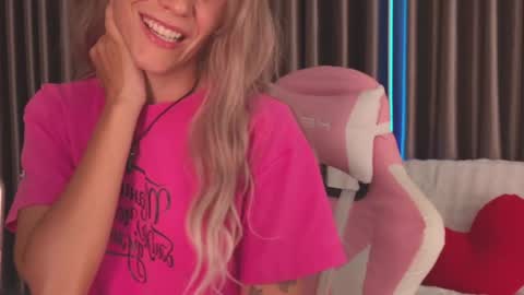 Katarina online show from 04-25-26, 03:42