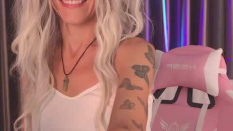 Snapshot of goddess_stars chatting on 05-04-26, 10:44 Katarina online show from 05-04-26, 10:44