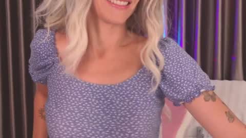 Snapshot of goddess_stars chatting on 05-05-26, 11:51 Katarina online show from 05-05-26, 11:51