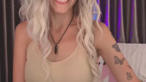 Snapshot of goddess_stars chatting on 05-11-26, 04:04 Katarina online show from 05-11-26, 04:04