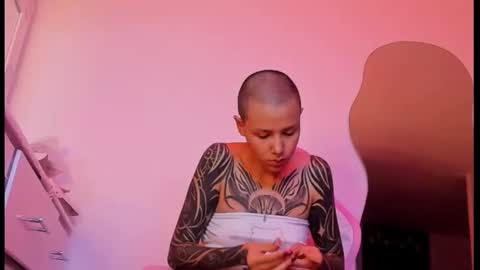 vee online show from 10-26-25, 03:23