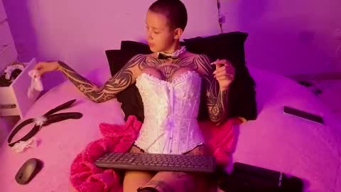 vee online show from 03-05-26, 12:06