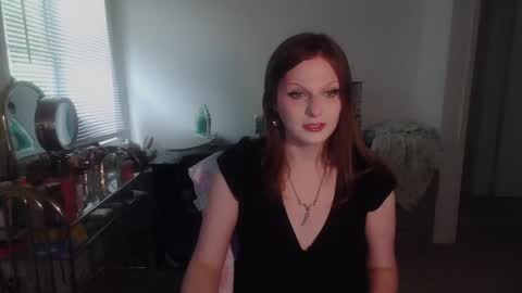 Goddess of Insanity online show from 05-01-26, 02:32