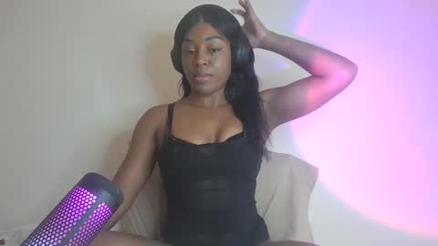 Snapshot of goddessblackk chatting on 12-20-24, 11:05 Miss Raven Black online show from 12-20-24, 11:05