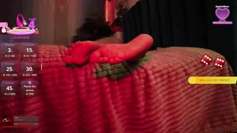 Snapshot of goddesscarameltoez chatting on 12-13-25, 07:53 Goddess Caramel Toez online show from 12-13-25, 07:53