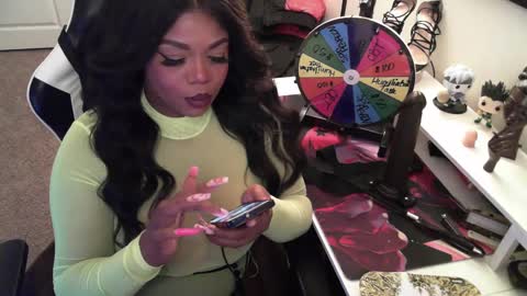 Snapshot of goddesscocoaa chatting on 01-31-25, 08:54 Goddess Cocoa online show from 01-31-25, 08:54